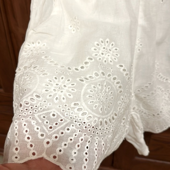 White eyelet shorts - Picture 3 of 3